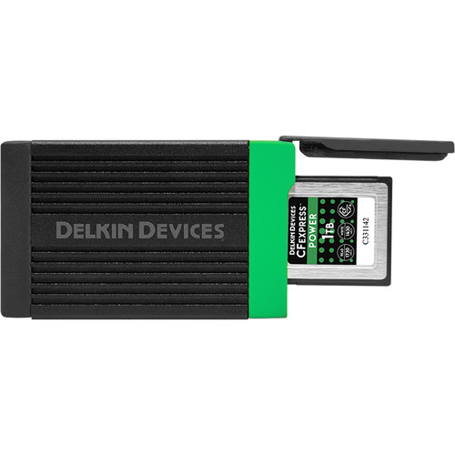 قارئ بطاقات الذاكرة USB 3.2 CFexpress من Delkin Devices