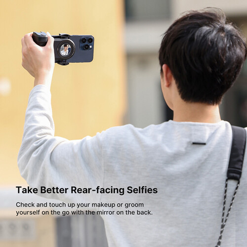 Ulanzi MA35 MagSafe Bluetooth Smartphone Camera Shutter and Grip Ulanzi MA35 MagSafe Bluetooth Smartphone Camera Shutter and Grip