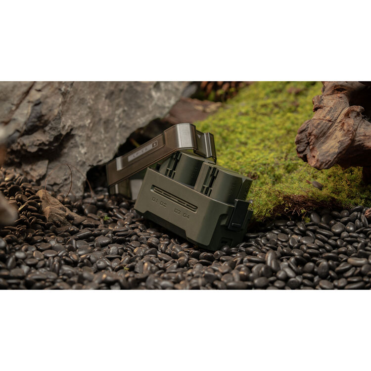 Tilta Portable Charging Station for LP-E6 Batteries (Green) TBC-E6-GN Tilta Portable Charging Station for LP-E6 Batteries (Green) TBC-E6-GN