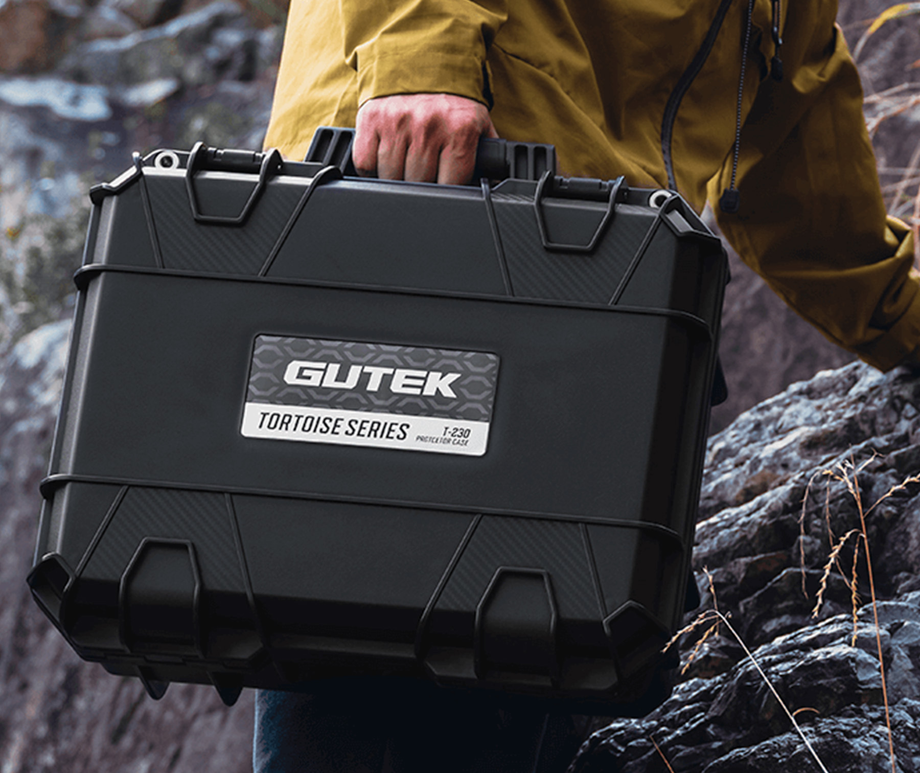 GUTEK Tortoise T-230 Protector Hard Case (Black)